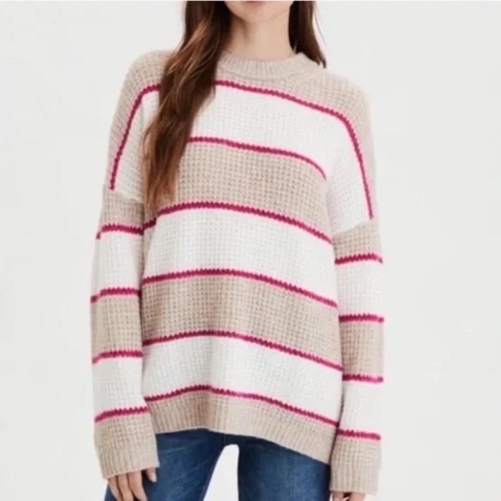 American Eagle Outfitters Beige and White Oversized Knit Sweater, Size Medium